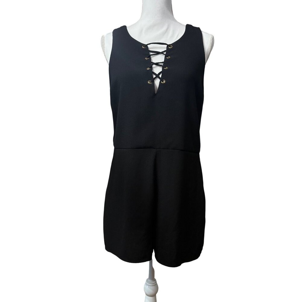Black Lace-Up Sharp & Contemporary Modern Chic Sleeveless Romper Xhilaration L
